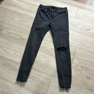 Silver black distressed women’s 29 regular skinny jeans button button fly..